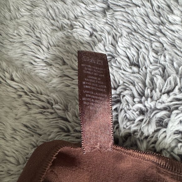 Skims | EUC Essential Sleeveless Crew Neck Thong Bodysuit in Brown Size L/XL - Picture 8 of 9